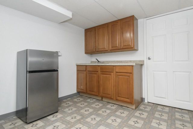 3260 S 124th STREET, West Allis, WI 53227