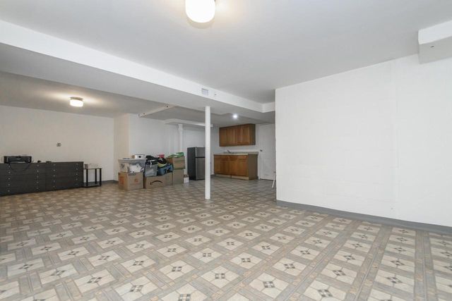 3260 S 124th STREET, West Allis, WI 53227
