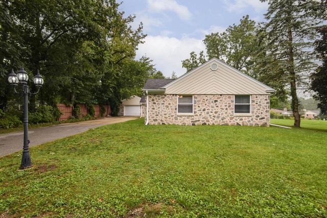 3260 S 124th STREET, West Allis, WI 53227