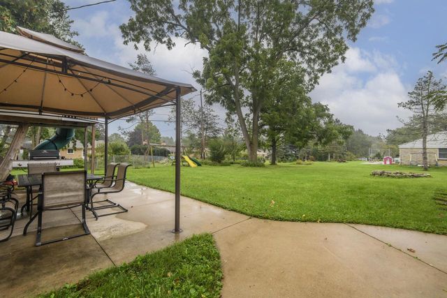 3260 S 124th STREET, West Allis, WI 53227