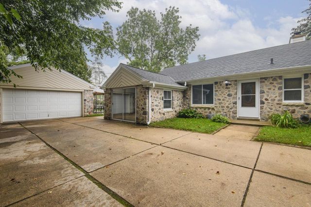 3260 S 124th STREET, West Allis, WI 53227