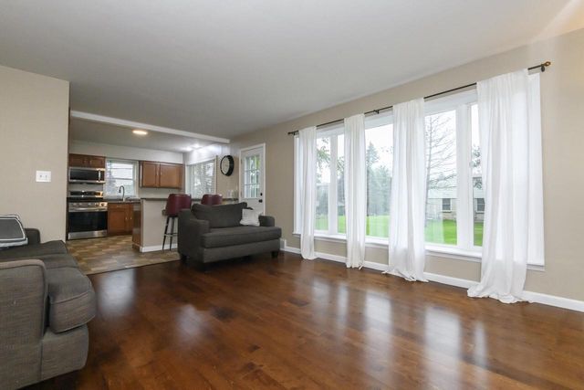 3260 S 124th STREET, West Allis, WI 53227