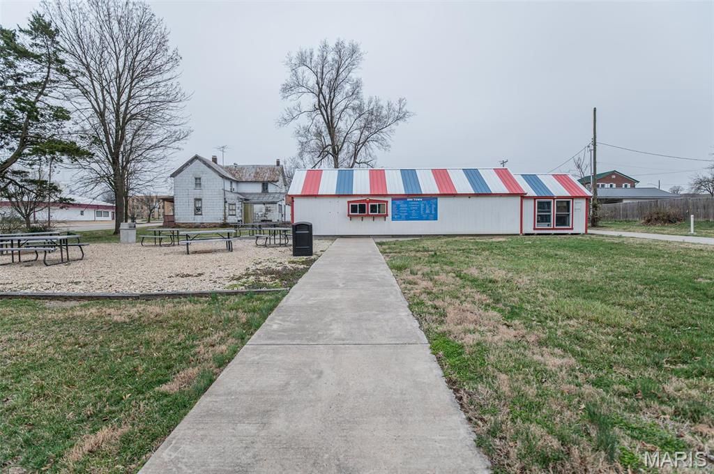 Image 1 of property listing at 201 S 2nd Street, Owensville, MO 65066