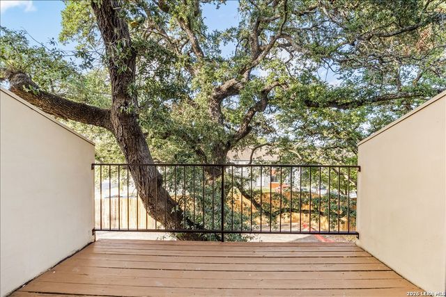 8642 Fredericksburg Rd Apt 704, San Antonio, TX 78240