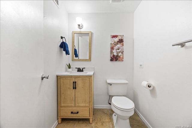 8642 Fredericksburg Rd Apt 704, San Antonio, TX 78240