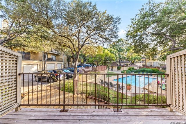 8642 Fredericksburg Rd Apt 704, San Antonio, TX 78240