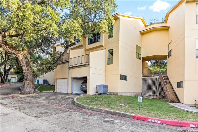 8642 Fredericksburg Rd Apt 704, San Antonio, TX 78240