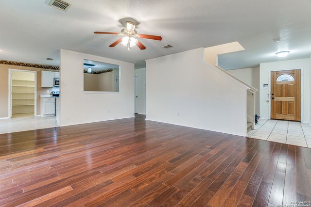 10810 LARSON CAVERN, San Antonio, TX 78254