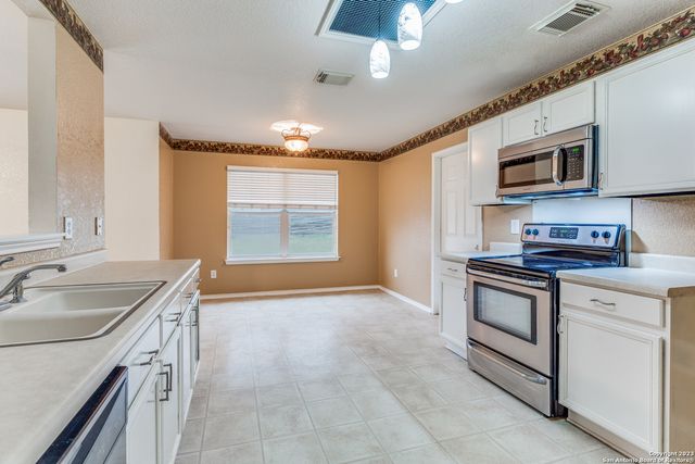 10810 LARSON CAVERN, San Antonio, TX 78254