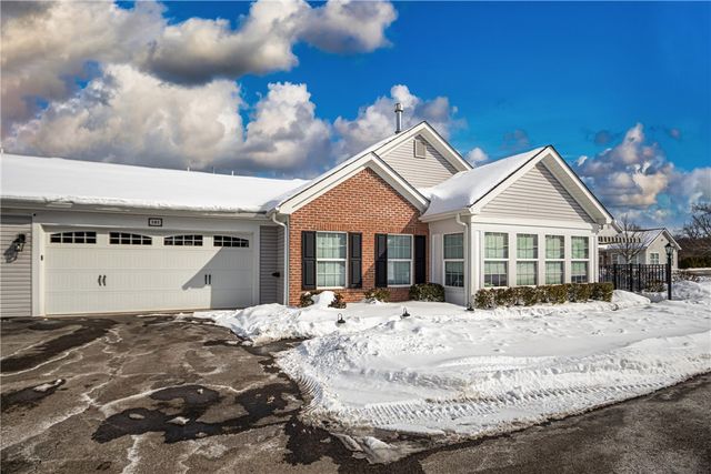 101 Spring Valley Dr, Jackson Twp, PA 16063