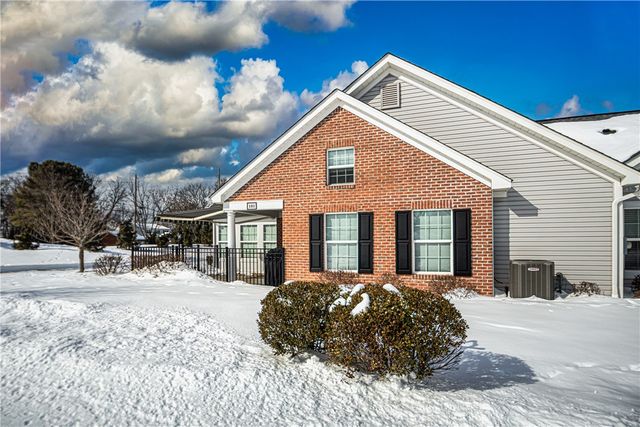 101 Spring Valley Dr, Jackson Twp, PA 16063