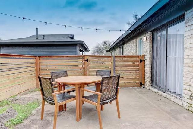 2005 Cheshire DR, Austin, TX 78723