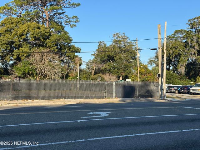 1720 UNIVERSITY Boulevard N, Jacksonville, FL 32211