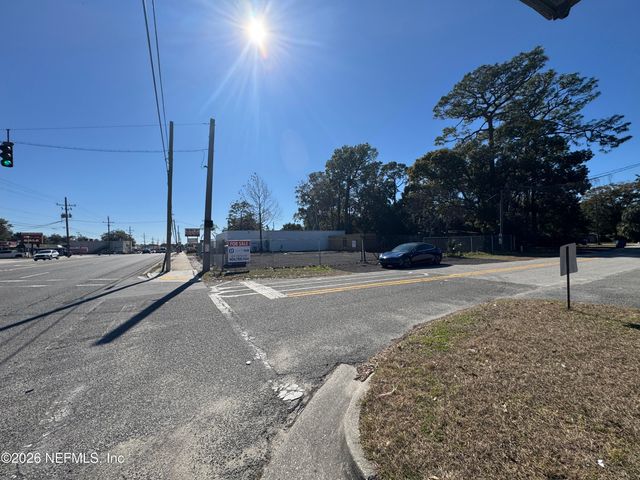 1720 UNIVERSITY Boulevard N, Jacksonville, FL 32211