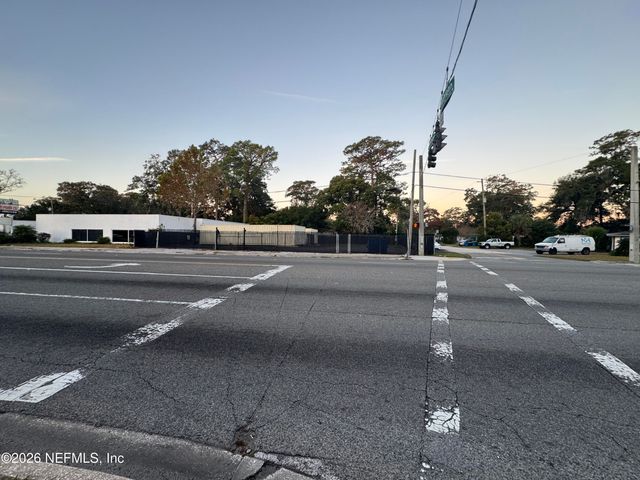 1720 UNIVERSITY Boulevard N, Jacksonville, FL 32211