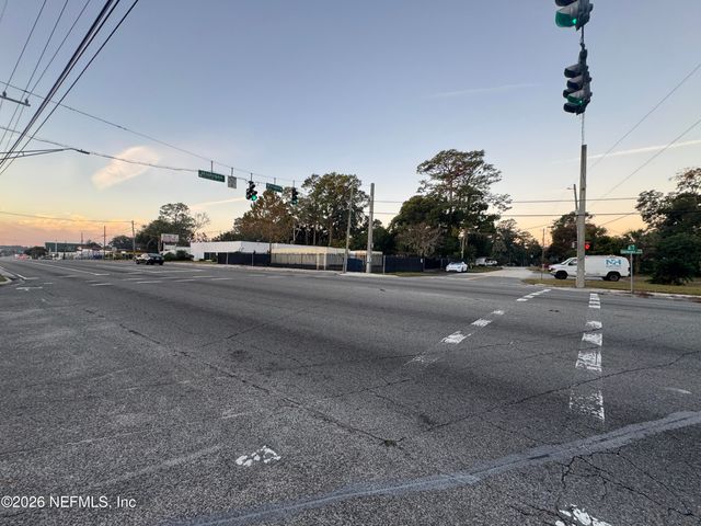 1720 UNIVERSITY Boulevard N, Jacksonville, FL 32211