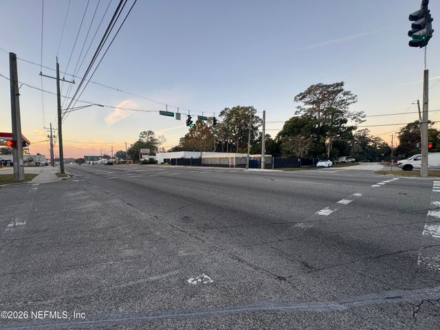1720 UNIVERSITY Boulevard N, Jacksonville, FL 32211