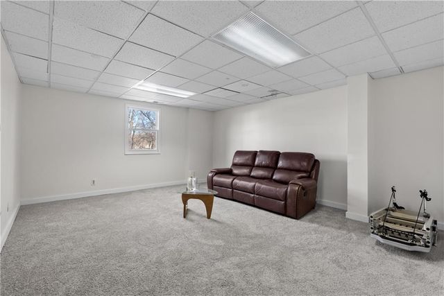 3321 NW Shannon Drive, Blue Springs, MO 64015