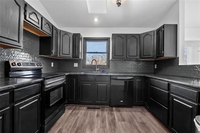 3321 NW Shannon Drive, Blue Springs, MO 64015