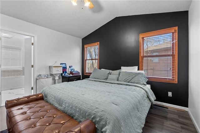 3321 NW Shannon Drive, Blue Springs, MO 64015