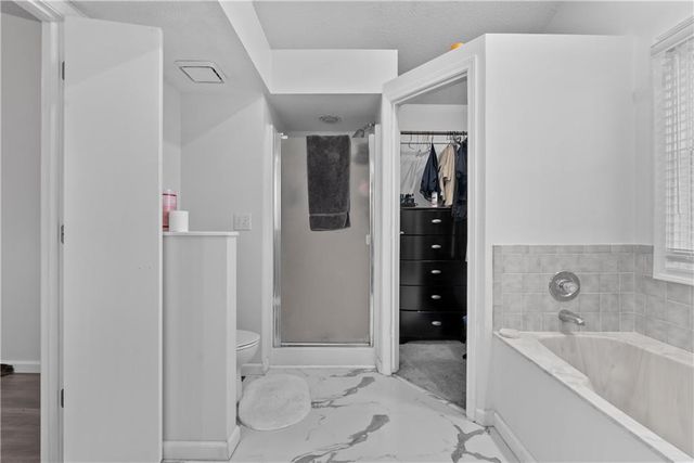 3321 NW Shannon Drive, Blue Springs, MO 64015