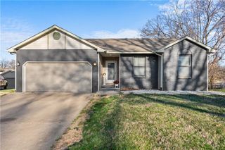 3321 NW Shannon Drive, Blue Springs, MO 64015