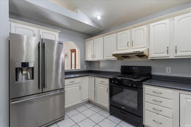 732 Prism Valley Drive, Mishawaka, IN 46544