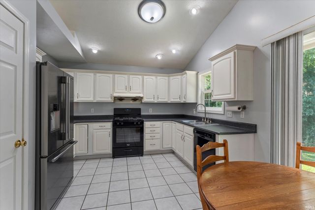732 Prism Valley Drive, Mishawaka, IN 46544