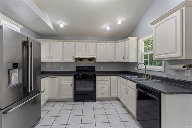 732 Prism Valley Drive, Mishawaka, IN 46544
