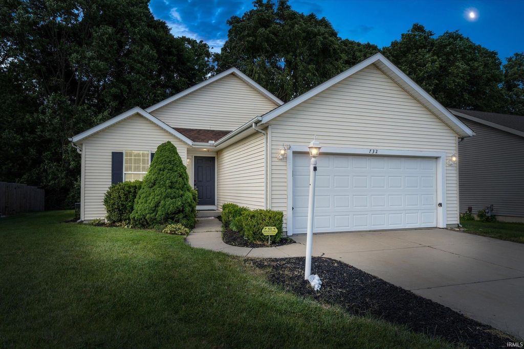 732 Prism Valley Drive, Mishawaka, IN 46544