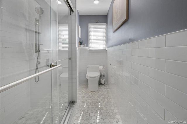 2014 Central Drive S, East Meadow, NY 11554