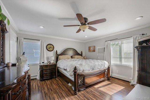 2014 Central Drive S, East Meadow, NY 11554