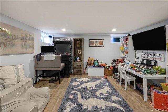 2014 Central Drive S, East Meadow, NY 11554
