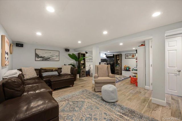 2014 Central Drive S, East Meadow, NY 11554