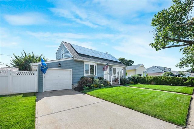 2014 Central Drive S, East Meadow, NY 11554