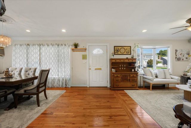 2014 Central Drive S, East Meadow, NY 11554