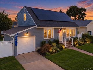 2014 Central Drive S, East Meadow, NY 11554