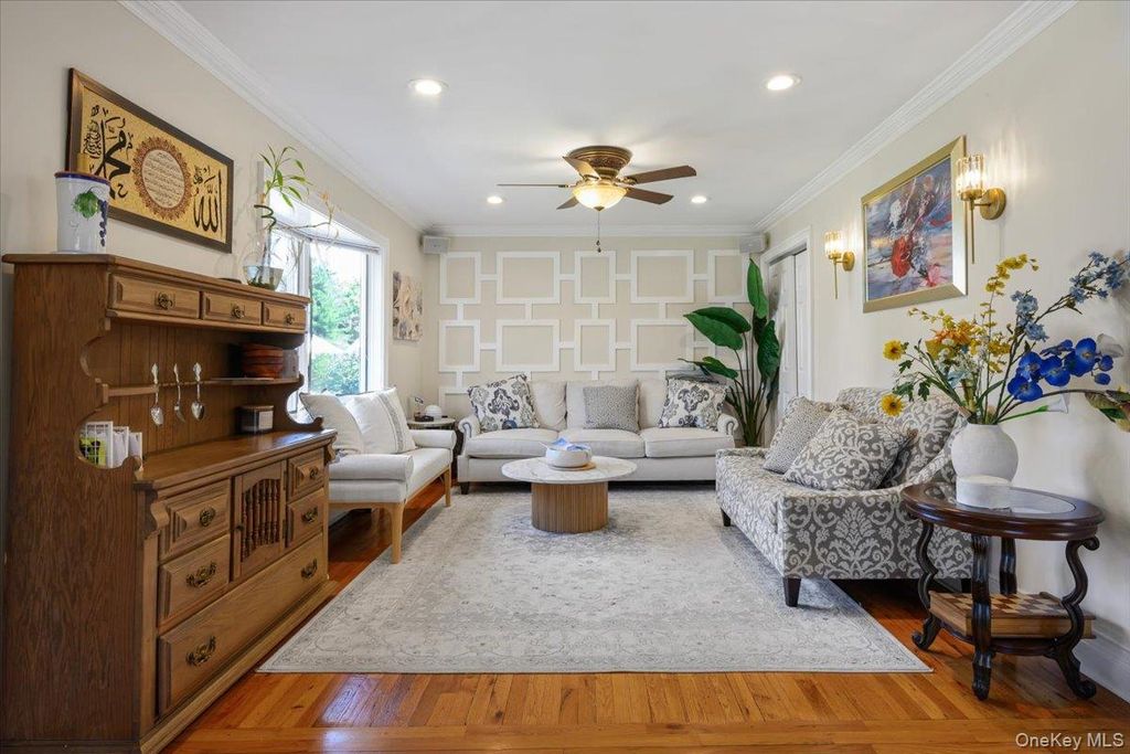 2014 Central Drive S, East Meadow, NY 11554 — photo 4