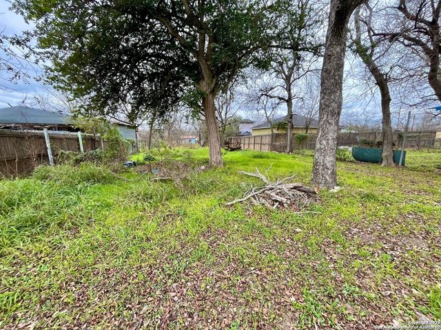 708 4th, Natalia, TX 78059