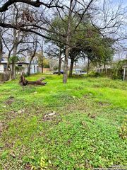 708 4th, Natalia, TX 78059