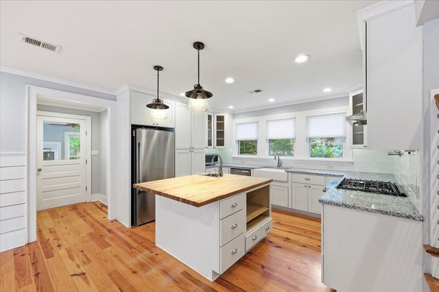 494 Woodland Shores Road, Charleston, SC 29412
