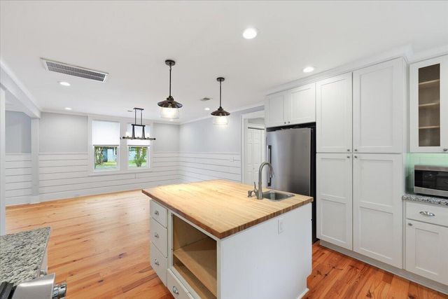494 Woodland Shores Road, Charleston, SC 29412