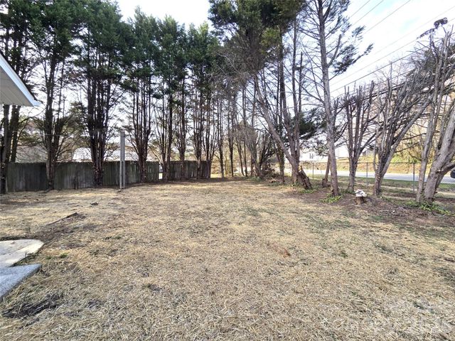 1809 W C Street, Kannapolis, NC 28081