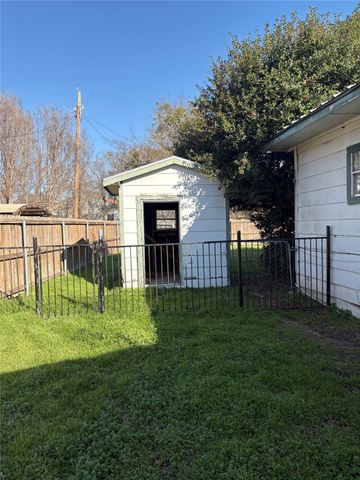 205 Old Highway 34, Quinlan, TX 75474
