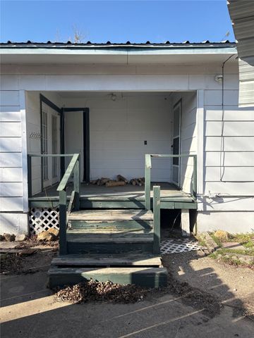 205 Old Highway 34, Quinlan, TX 75474
