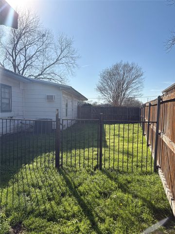 205 Old Highway 34, Quinlan, TX 75474
