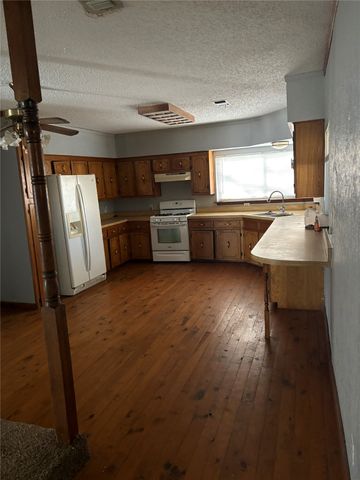 205 Old Highway 34, Quinlan, TX 75474