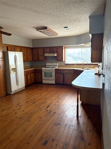 205 Old Highway 34, Quinlan, TX 75474