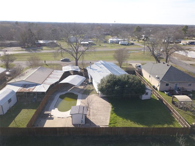 205 Old Highway 34, Quinlan, TX 75474