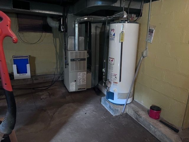 913 S 15th Avenue, Freeport, IL 61032